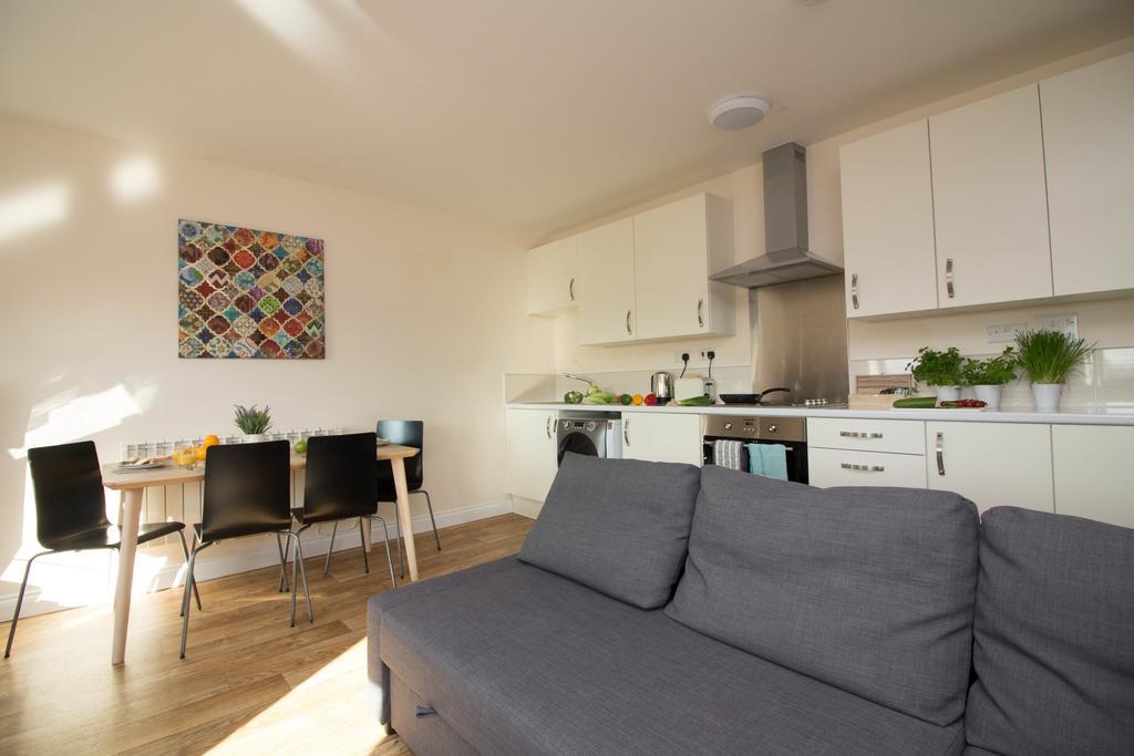 Castle Point Apartments Southampton Premier Lodge エクステリア 写真
