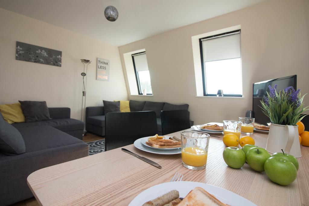 Castle Point Apartments Southampton Premier Lodge エクステリア 写真