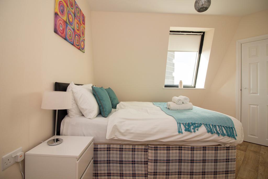 Castle Point Apartments Southampton Premier Lodge エクステリア 写真