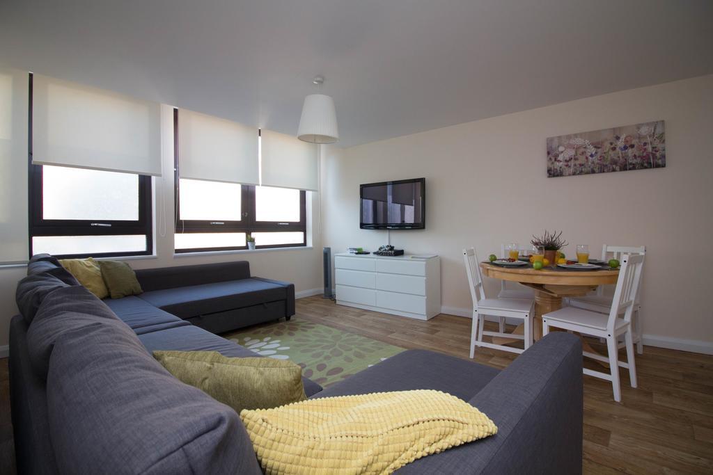 Castle Point Apartments Southampton Premier Lodge エクステリア 写真