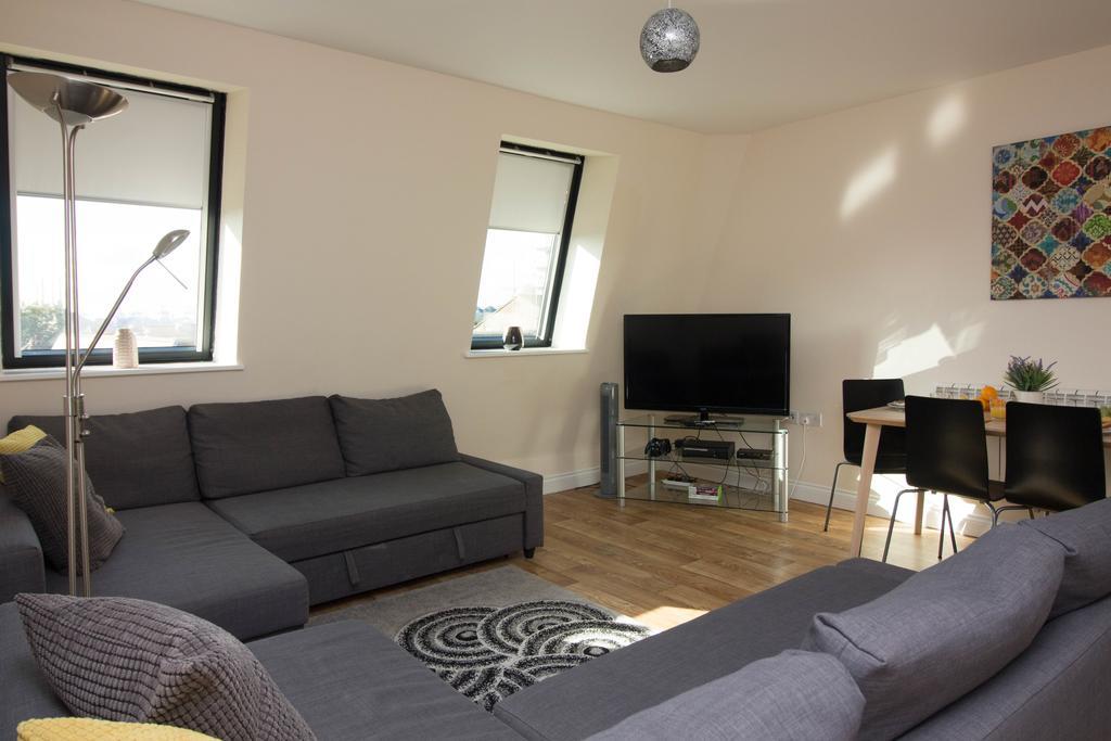 Castle Point Apartments Southampton Premier Lodge エクステリア 写真