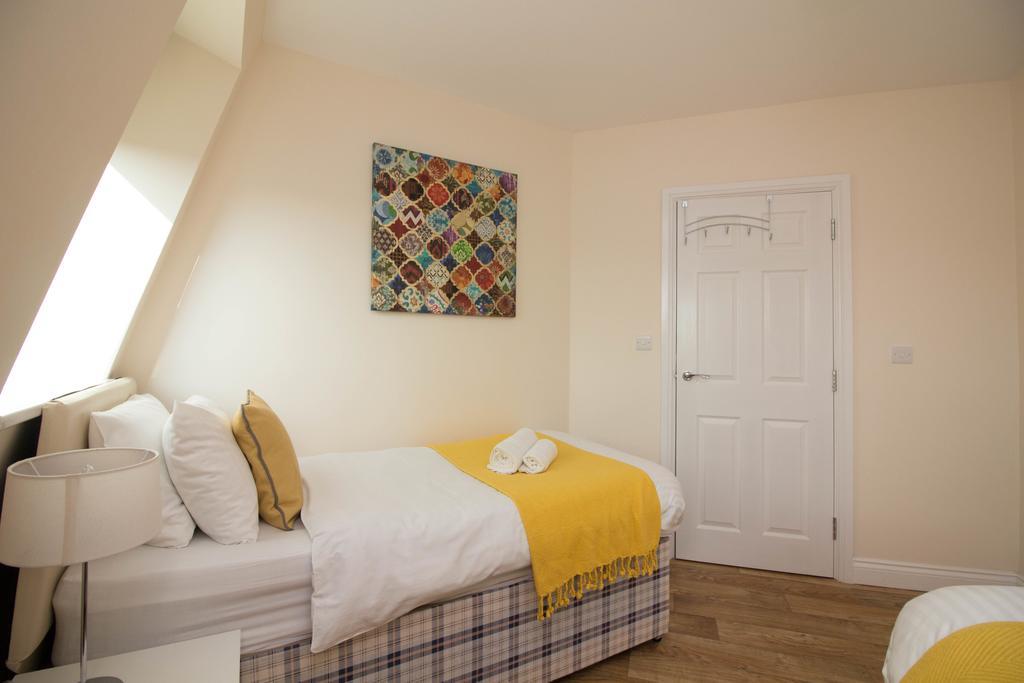 Castle Point Apartments Southampton Premier Lodge エクステリア 写真