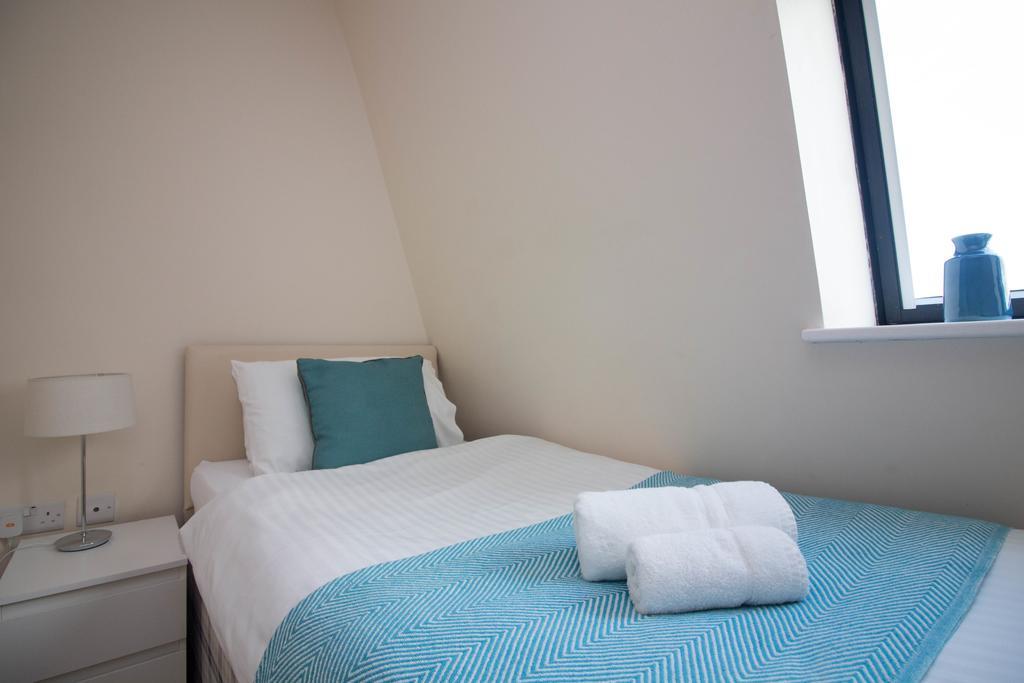 Castle Point Apartments Southampton Premier Lodge エクステリア 写真