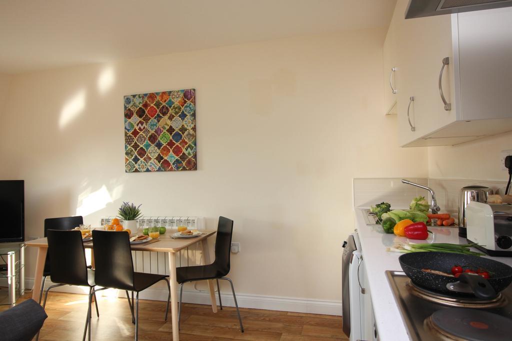 Castle Point Apartments Southampton Premier Lodge エクステリア 写真