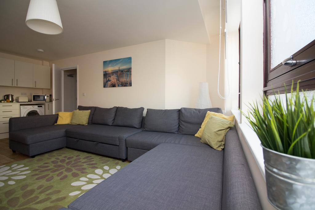 Castle Point Apartments Southampton Premier Lodge エクステリア 写真