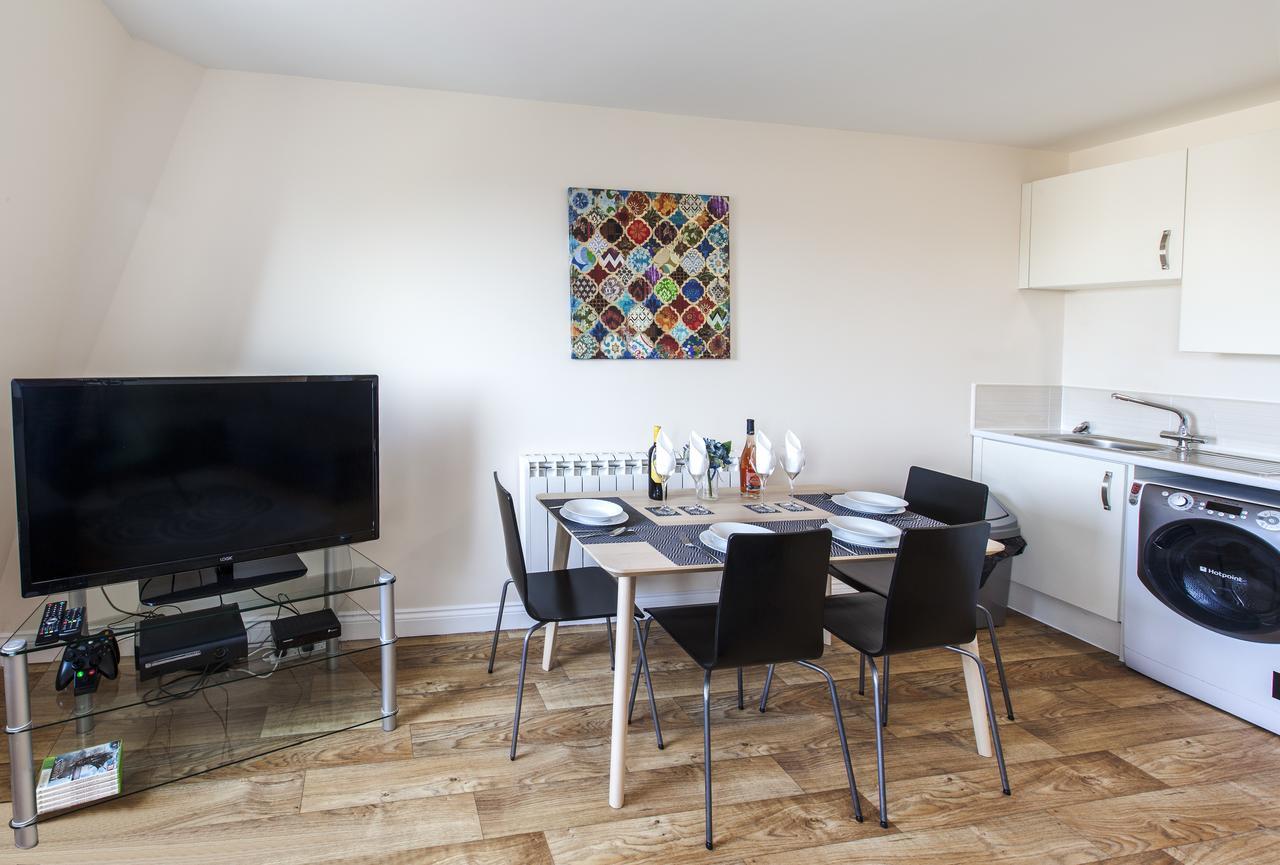 Castle Point Apartments Southampton Premier Lodge エクステリア 写真
